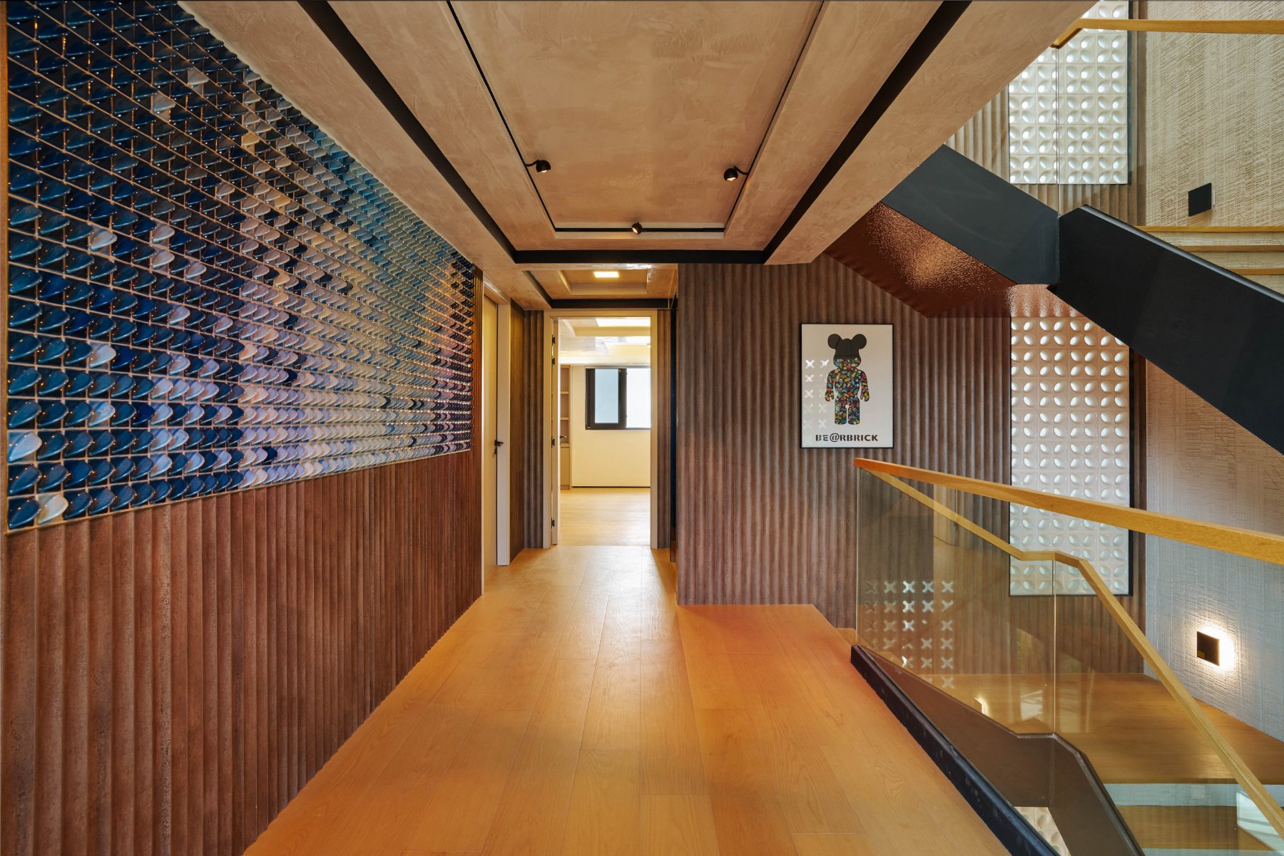 52 Carrisbrooke Grove — Mosaic feature wall and stairwell landing